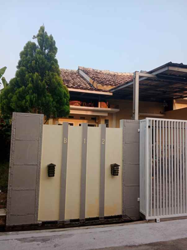dijual rumah di plumbon