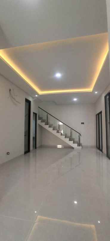 dijual rumah dian istana moca vrbana