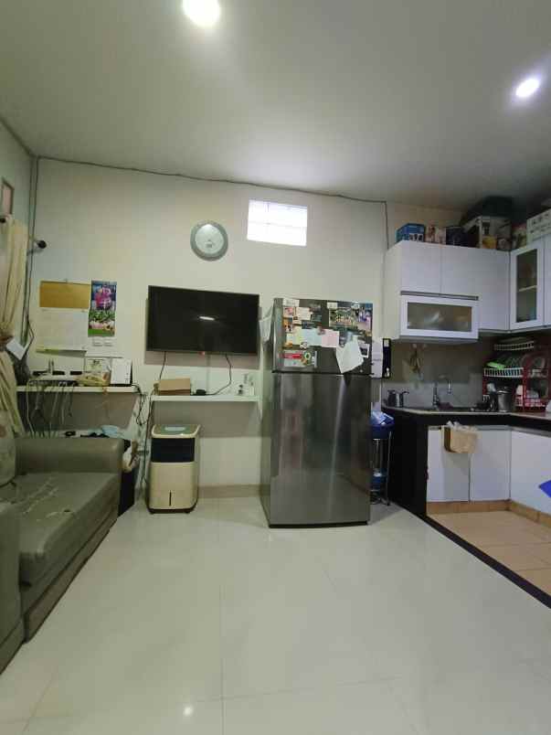 dijual rumah duren sawit