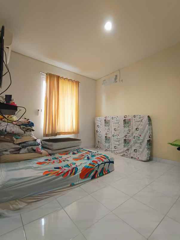 dijual rumah duren sawit