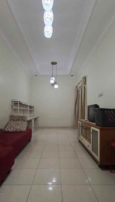 dijual rumah duren sawit