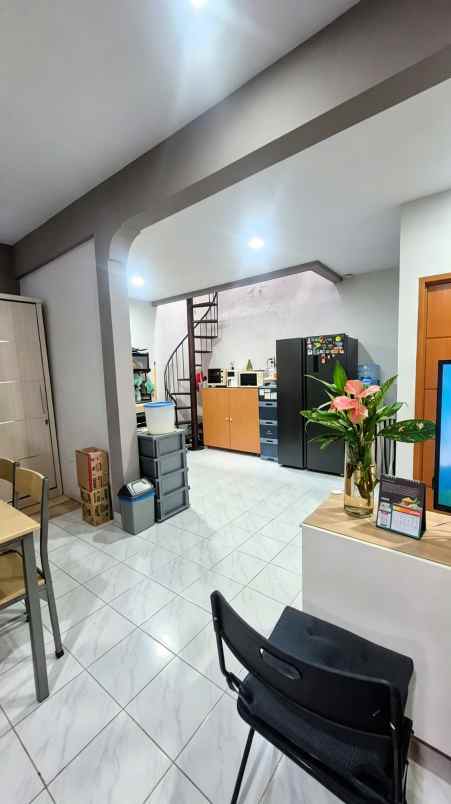 dijual rumah duren sawit