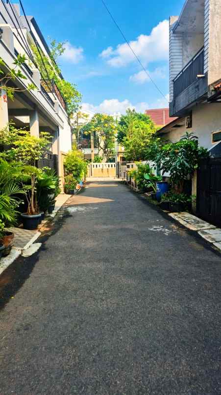 dijual rumah duren sawit