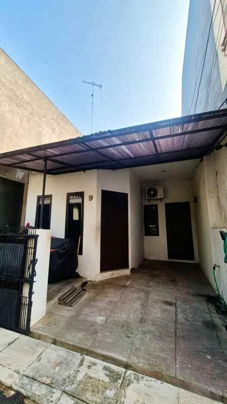 dijual rumah duren sawit