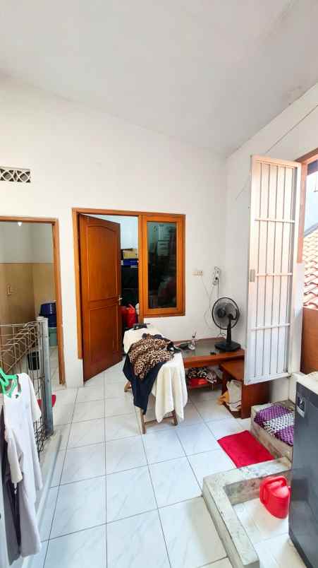 dijual rumah duren sawit