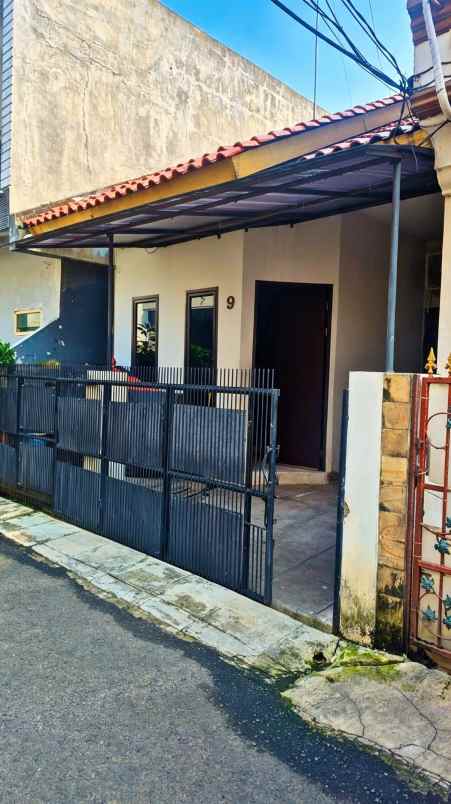 dijual rumah duren sawit