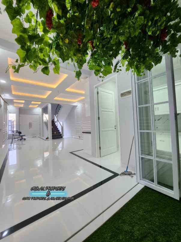 dijual rumah duren sawit