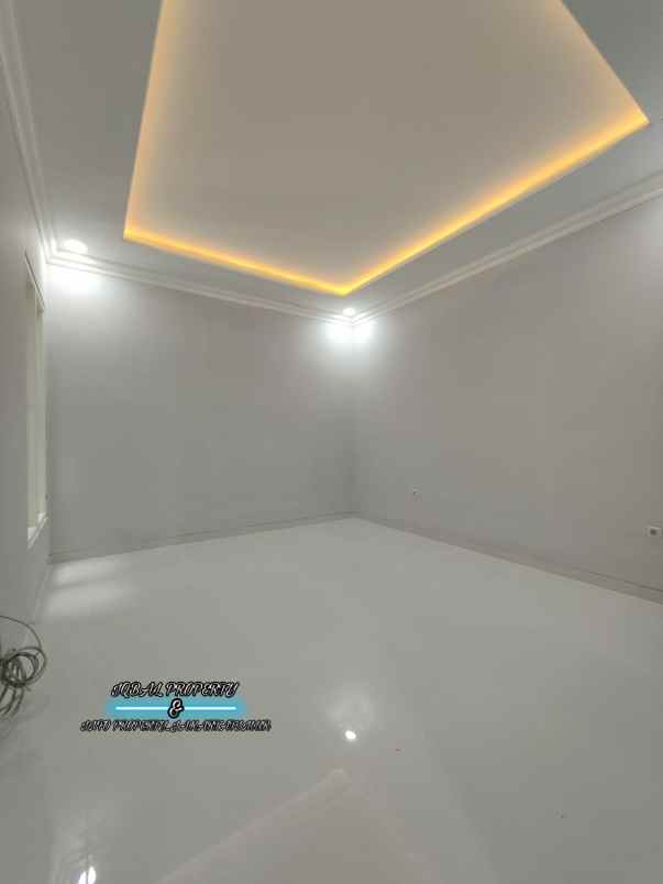 dijual rumah duren sawit