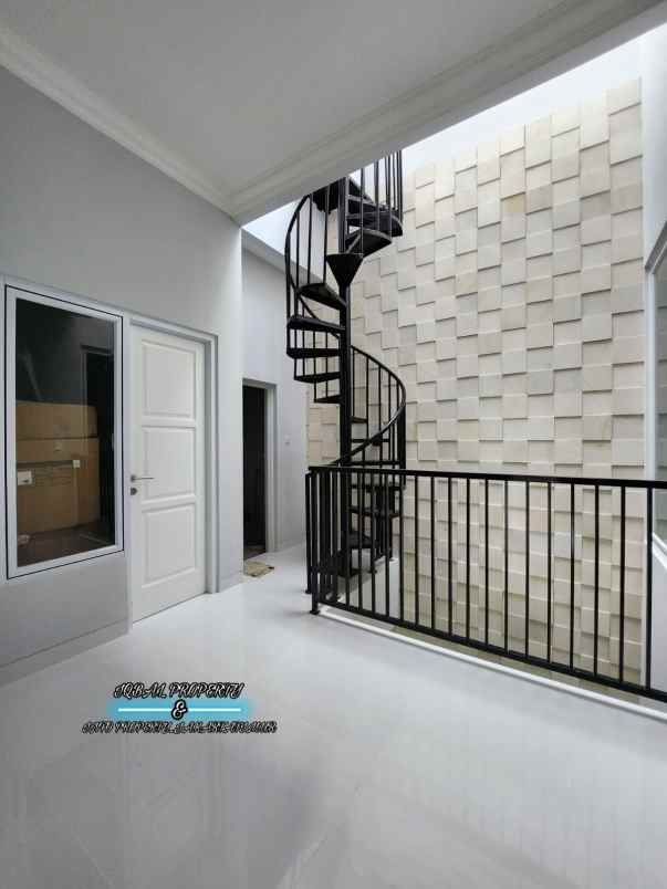 dijual rumah duren sawit