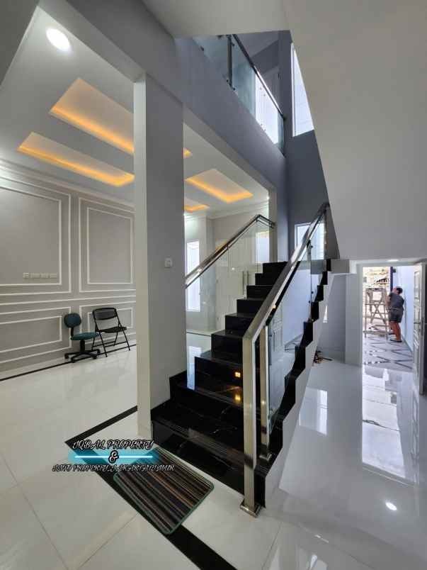 dijual rumah duren sawit