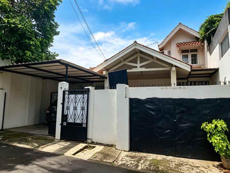 dijual rumah duren tiga