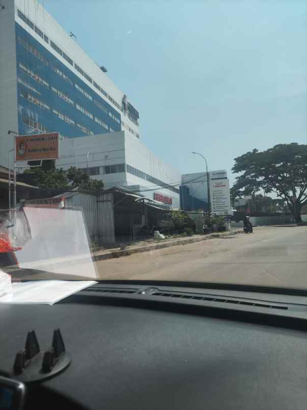 dijual rumah eks toko