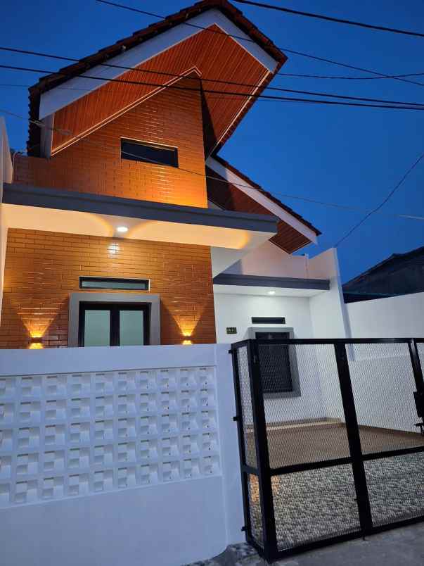 dijual rumah estetik di perumahan irigasi danita