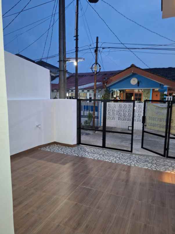 dijual rumah estetik di perumahan irigasi danita