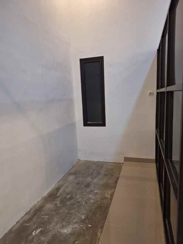 dijual rumah estetik di perumahan irigasi danita