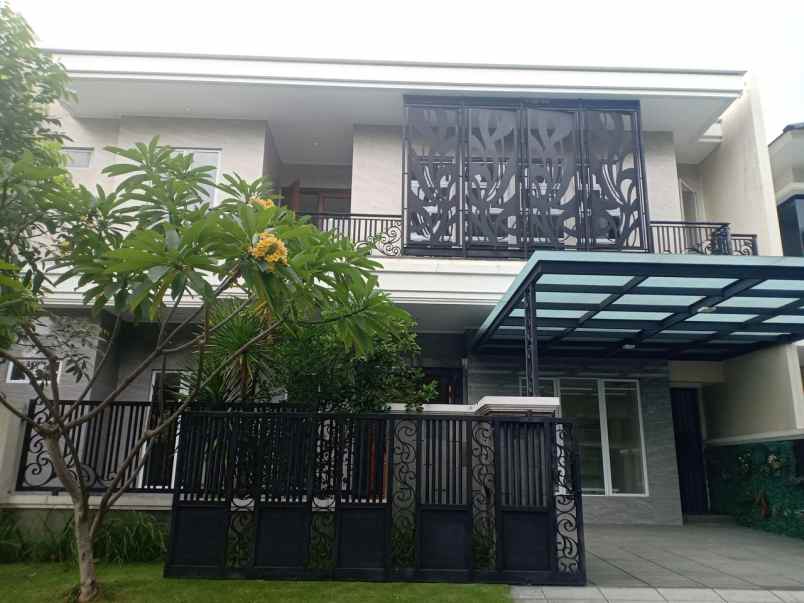 dijual rumah graha famili