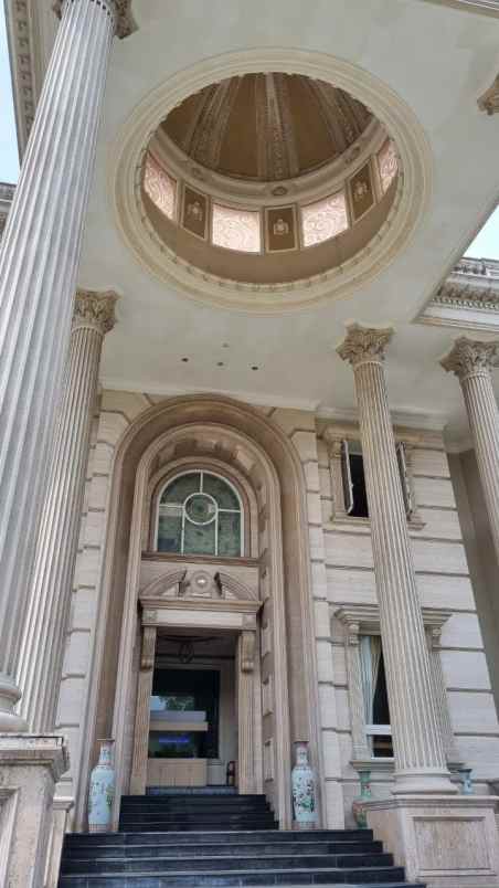 dijual rumah graha famili