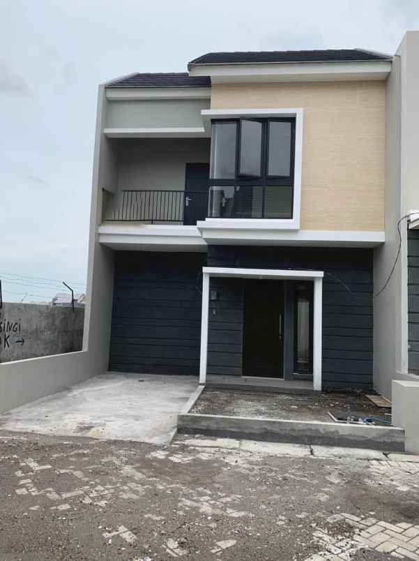 dijual rumah grand alana regency