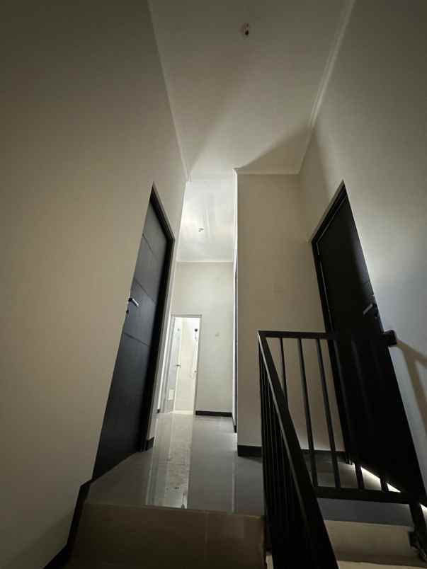 dijual rumah grand alana regency