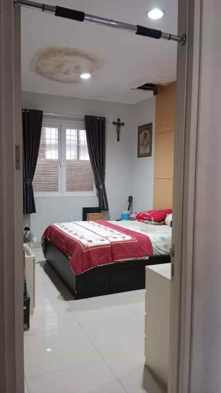 dijual rumah grand orchard kelapa