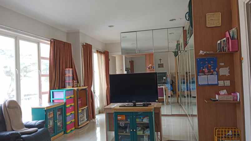 dijual rumah grand orchard kelapa