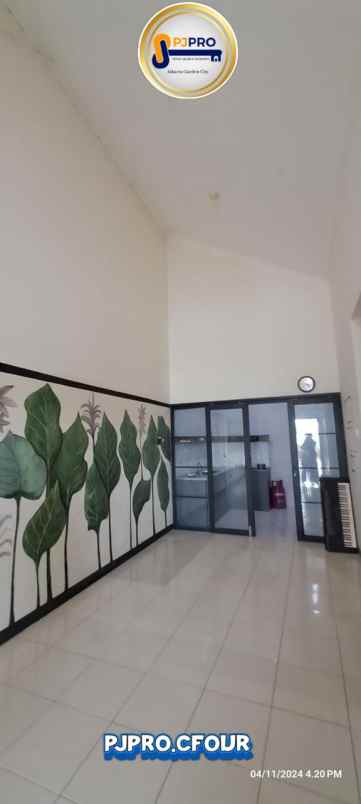 dijual rumah green ara residence