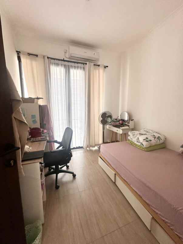 dijual rumah green lovina residence gandul
