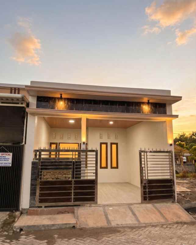 dijual rumah gunung anyar emas