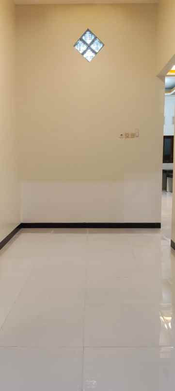dijual rumah gunung anyar emas
