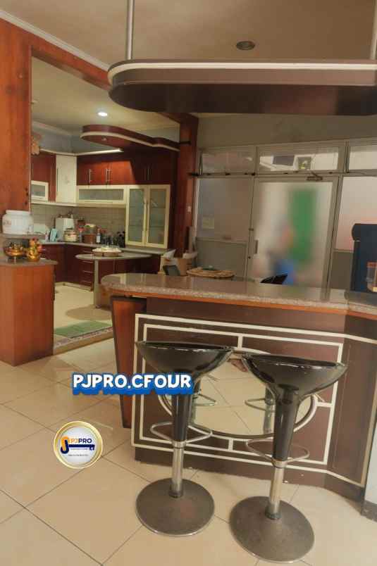 dijual rumah harapan indah