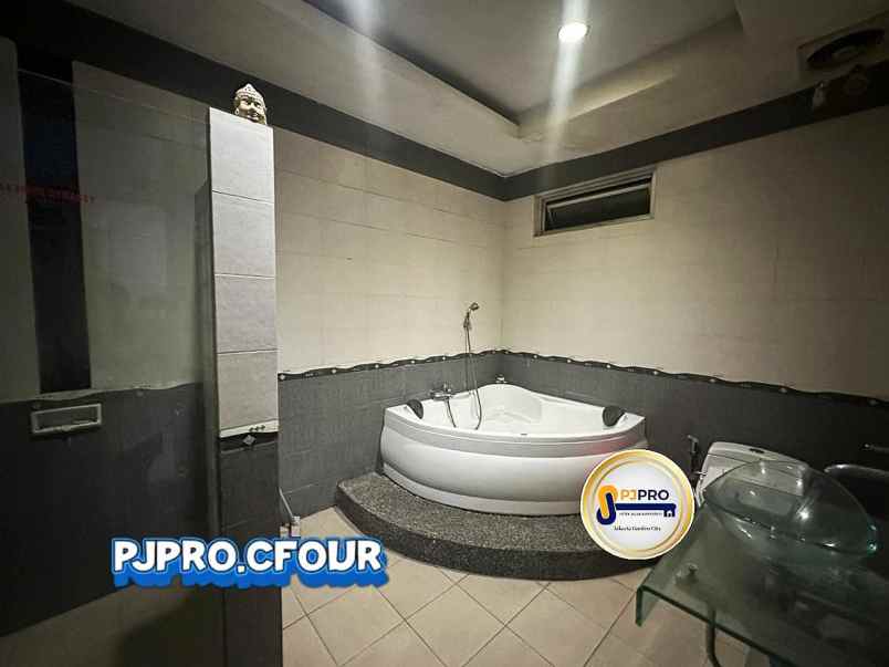 dijual rumah harapan indah