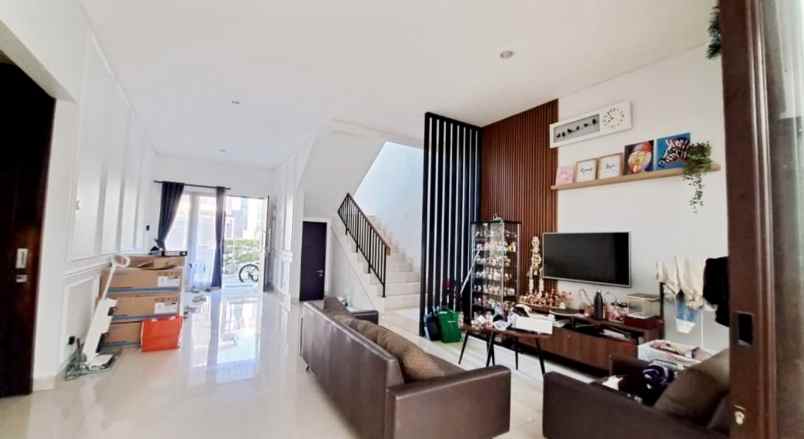 dijual rumah harapan indah
