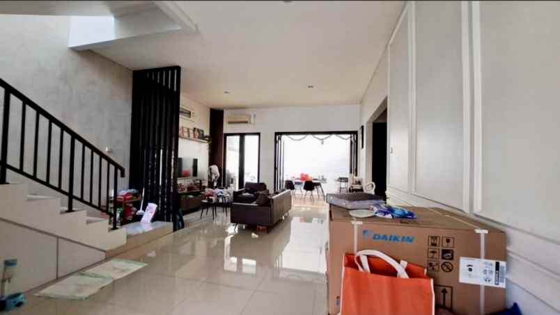 dijual rumah harapan indah
