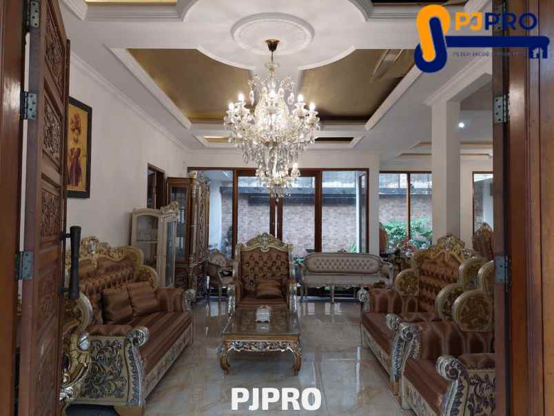 dijual rumah harapan indah cluster