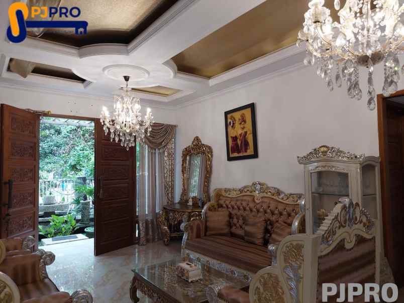 dijual rumah harapan indah cluster