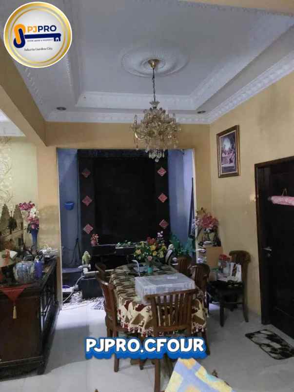 dijual rumah harapan indah cluster aralia
