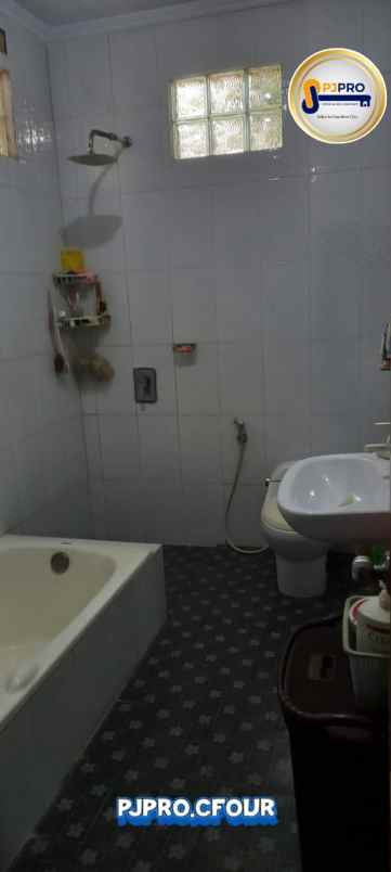 dijual rumah harapan indah cluster aralia