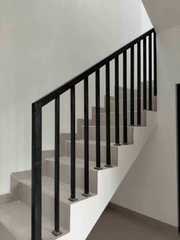 dijual rumah hegarmanah