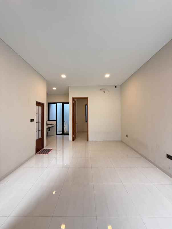 dijual rumah jagakarsa jakarta selatan