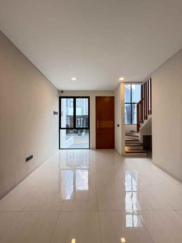 dijual rumah jagakarsa jakarta selatan