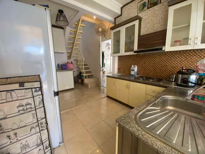 dijual rumah jalan alam galaxy