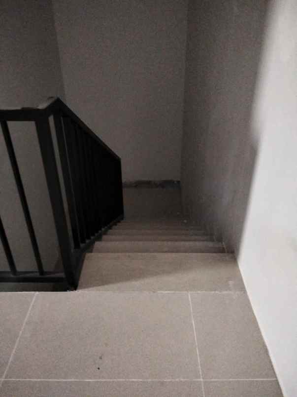 dijual rumah jalan grand pakuwon