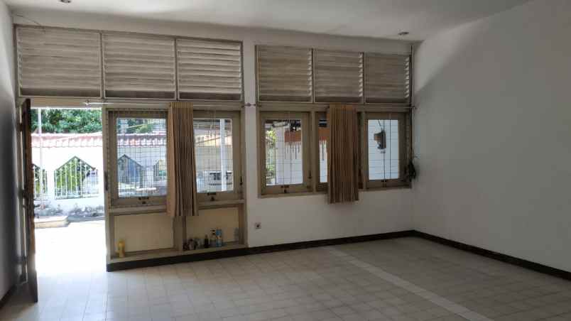 dijual rumah jalan jajar tunggal