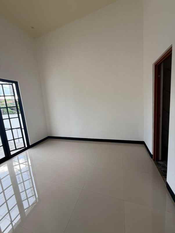 dijual rumah jalan jeruk wage