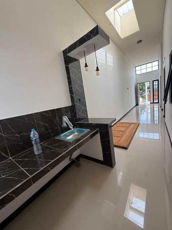 dijual rumah jalan jeruk wage