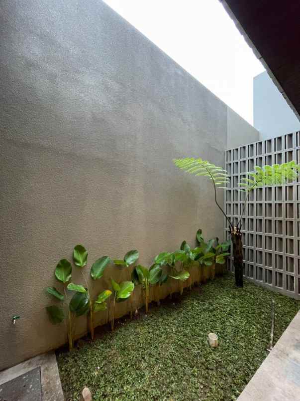 dijual rumah jalan kaliurang km 8