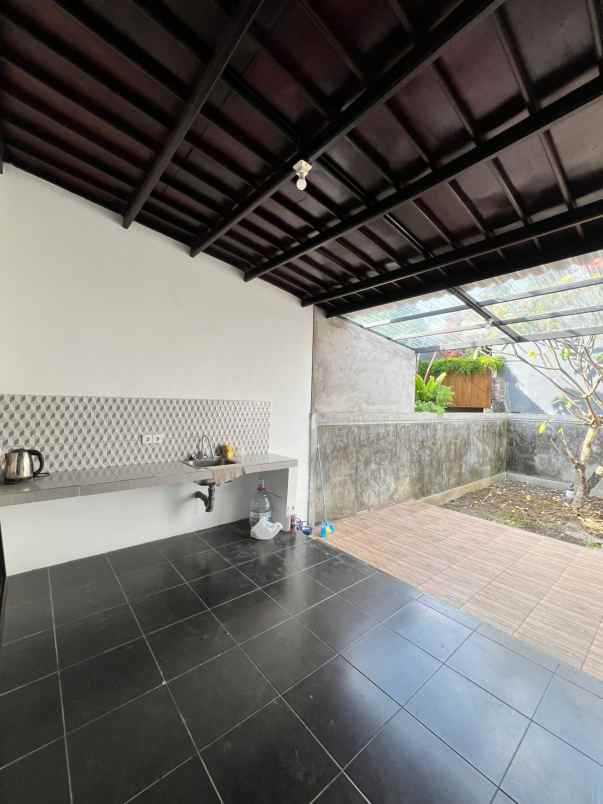 dijual rumah jalan karangsari 1