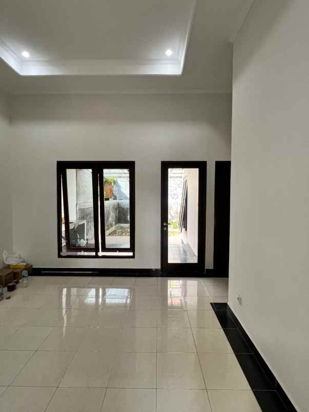 dijual rumah jalan karangsari 1