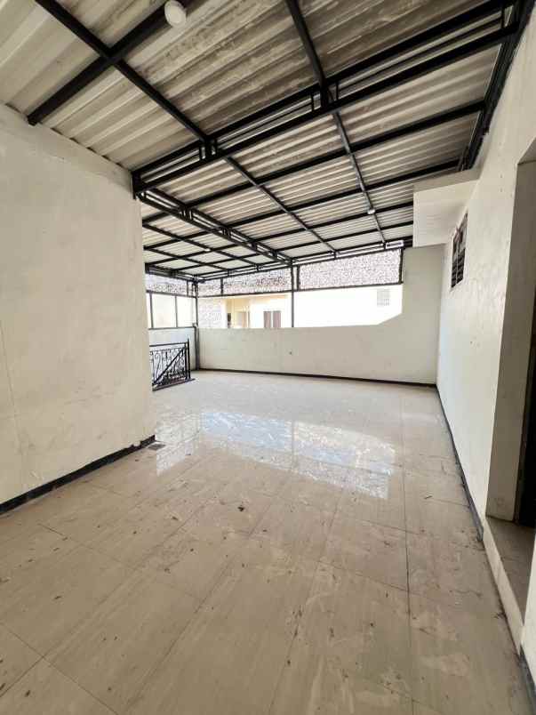 dijual rumah jalan lebak indah regency