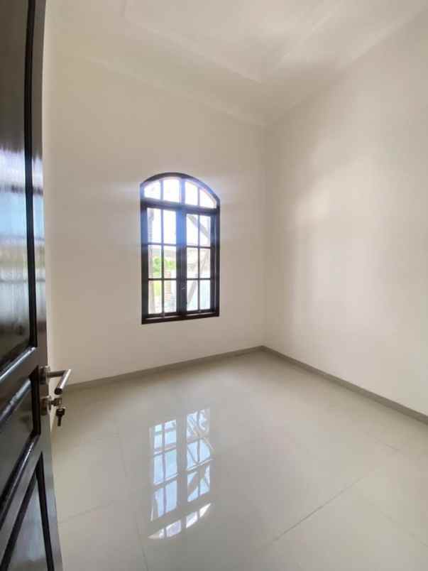 dijual rumah jalan pulau sebeso